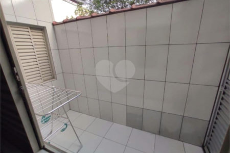 CASA A VENDA NO BAIRRO NOVO HORIZONTE COM 200M², 4 DORMITÓRIOS, 2 BANHEIROS, 2 VAGAS, SJC