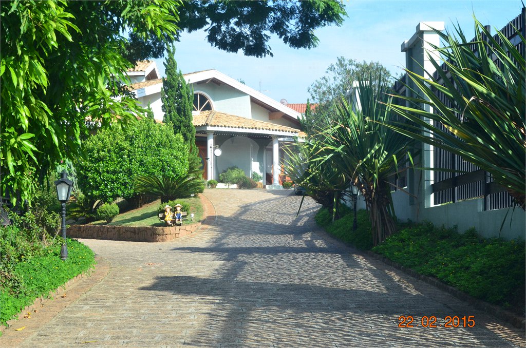 Linda casa para venda em Indaiatuba/SP com pomar.