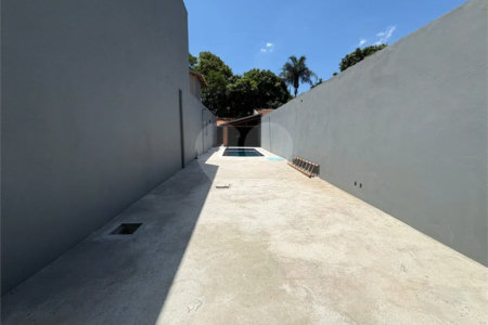 CASA COM PISCINA VENDA JARDIM MUNIQUE