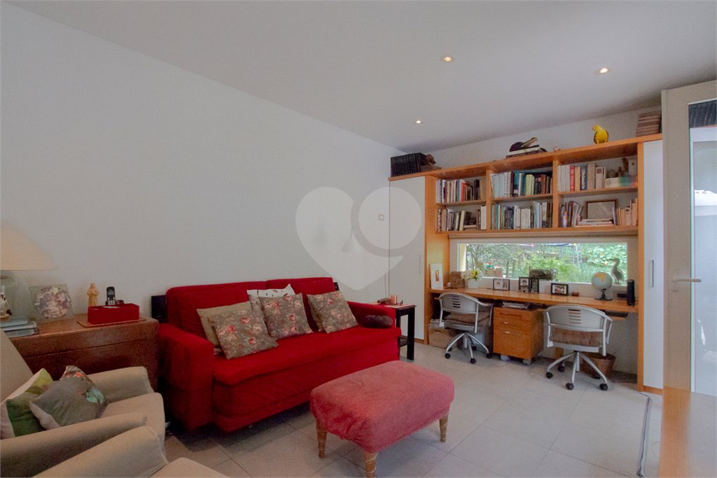 Casa à venda com 3 quartos, sendo 1 suíte,  em Campo Belo, São Paulo, SP