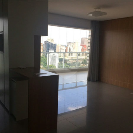 EXCELENTE APARTAMENTO PARA LOCAÇÃO NO ITAIM BIBI, 70 M2, 1 SUITE, 2 BANHEIROS, 2 VAGAS