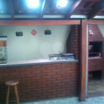 Sobrado com salão comercial na Sallum.