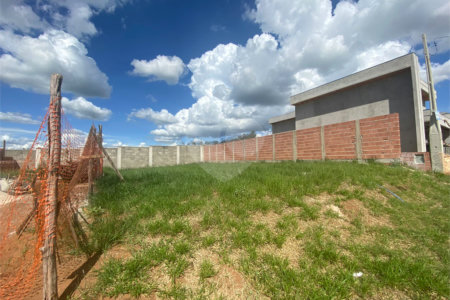Terreno no Residencial Villeneuve