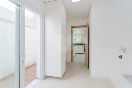 Casa à venda com 4 suítes no condomínio Villagio Quadrifolio, São Paulo - SP