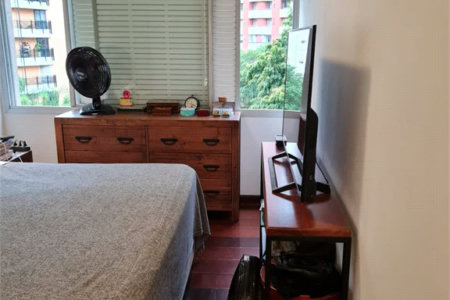 Apartamento na Vila Andrade rodeado de linda vista verde