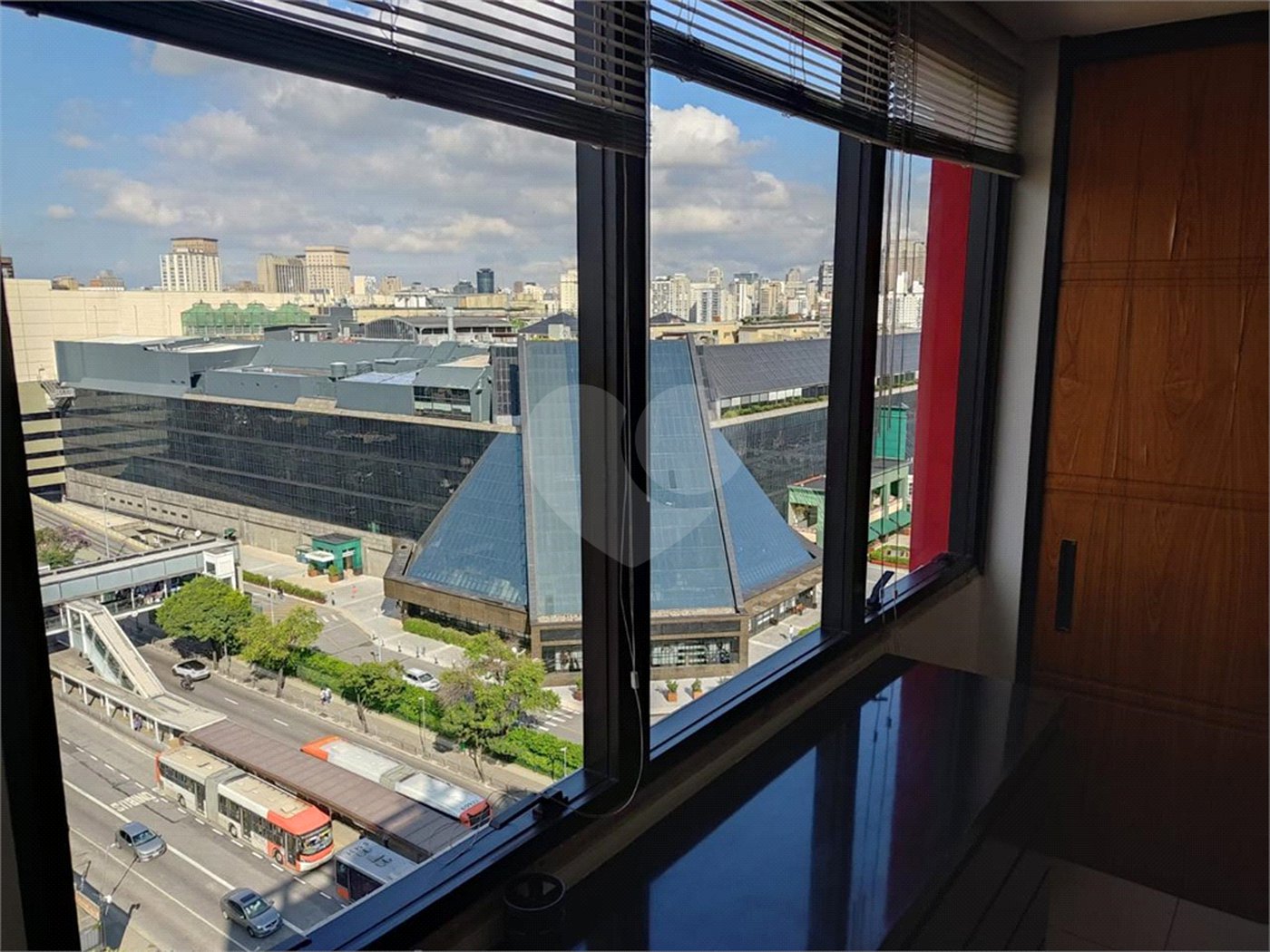 Sala comercial com 160m² , 4 vagas , à venda em Pinheiros.