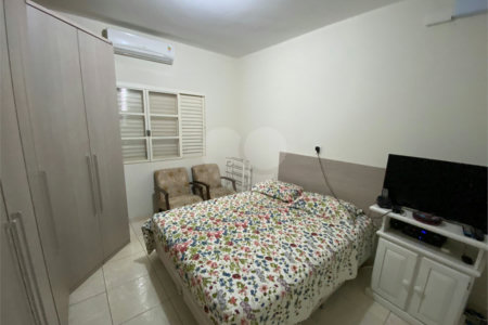 Casa térrea no Jardim Macarengo .