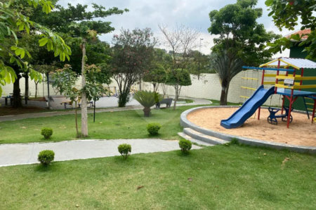 Sobrado de esquina Golden Park