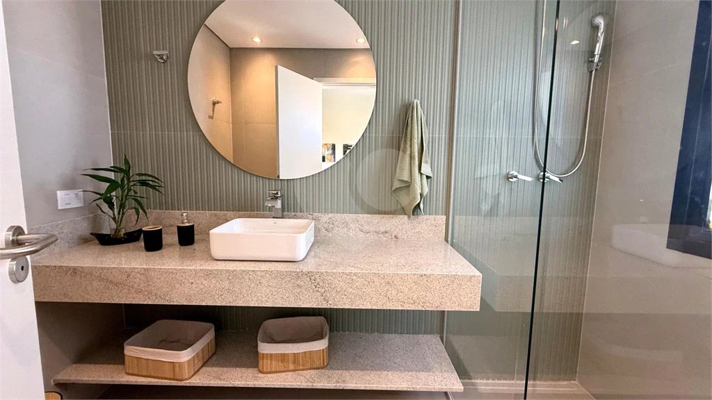 Apartamento à venda com 3 quartos, sendo 2 suítes, em Riviera de São Lourenço, Bertioga, SP