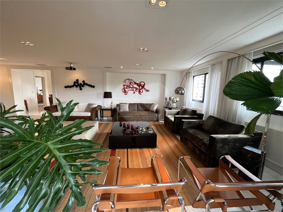 Apartamento à venda com 4 suítes em Jardim Marajoara, São Paulo, SP