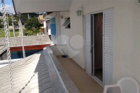 CASA A VENDA NO BAIRRO VISTA VERDE COM 3 DORMITORIOS, 3 SUITES, 3 VAGAS, METRAGEM 316M², SJC