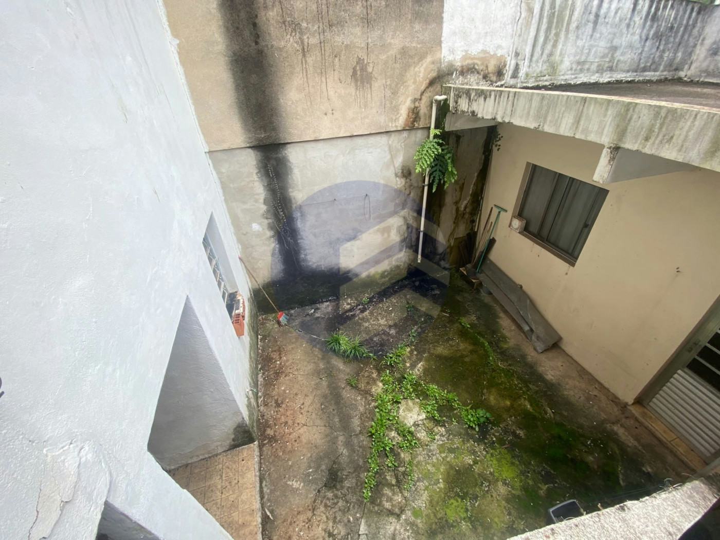 Casa à venda com 2 quartos em Jardim Alvorada, oportunidade para investidor