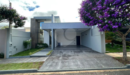 Casa à venda com 3 quartos, sendo 1 suíte,  no condomínio Faixa Azul, São Carlos - SP