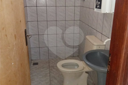 Casa térrea com salão comercial para venda no Maria Stella Fagá.