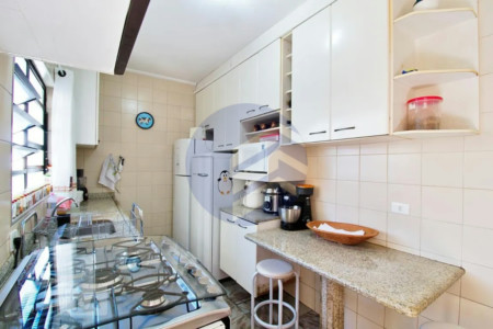 Casa para alugar com 3 quartos, sendo 1 suíte, em Jardim Monte Kemel, São Paulo - SP