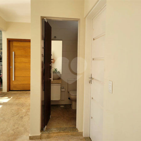 Casa térrea para venda em Araraquara/SP.