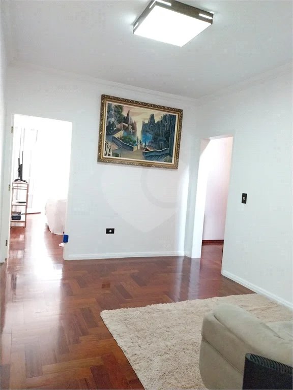 Casa com 324m², 4 dormitórios, sendo 1 suíte, 4 vagas, à venda no Jardim Las Vegas em Santo André.