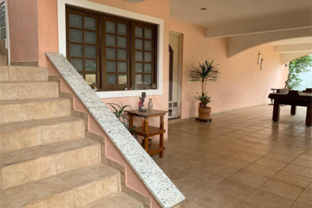 Casa ampla à venda no Vale das Flores em Atibaia