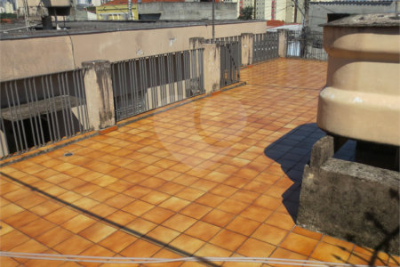 Casa térrea à venda na Saúde c/ 170m2 de construção - 3 Quartos/1 Suíte/4 Vagas na garagem