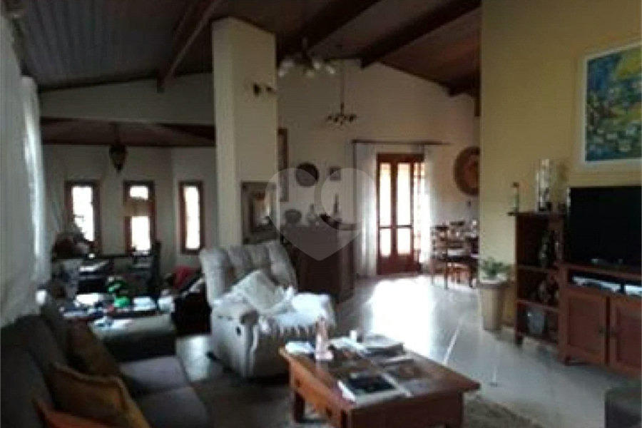 Casa à venda com 3 suítes em Estância Santa Maria do Laranjal, Atibaia, SP