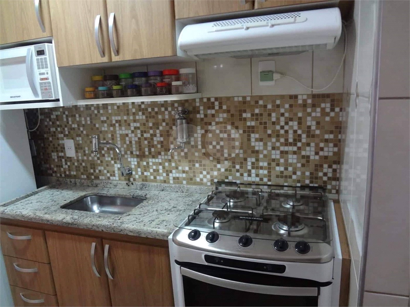 Apartamento no Condomínio Residencial Ipê I .