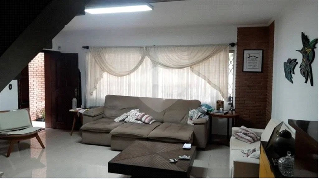 Sobrado a venda no Tremembé com 327m², com 4 dormitórios 2 suítes e 2 vaga de garagem