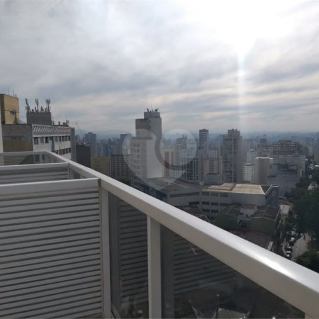 Conjunto comercial duplex à venda na Aclimação. Andar inteiro, puro charme!