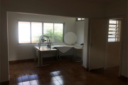 Sobrado à venda no Planalto Paulista c/330m2 - 3 Quartos/1 Suite/ 4 Vagas na garagem - Metrô S.Judas
