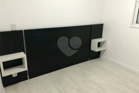 Apartamento à venda com 2 quartos, sendo 1 suíte,  em Campo Belo, São Paulo, SP