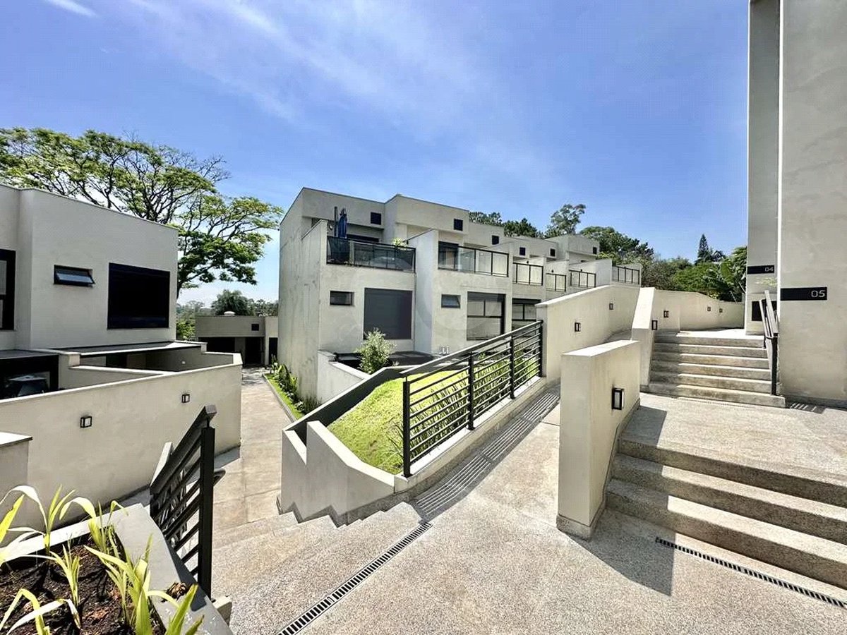 Triplex 2 sts + escritório (3ª suíte - reversível)
