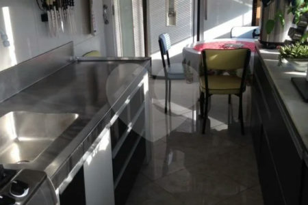 Apartamento à venda na Santa Cecília.