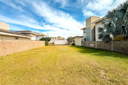 Terreno com 494m2 á venda, no condomínio Damha II, em São Carlos.