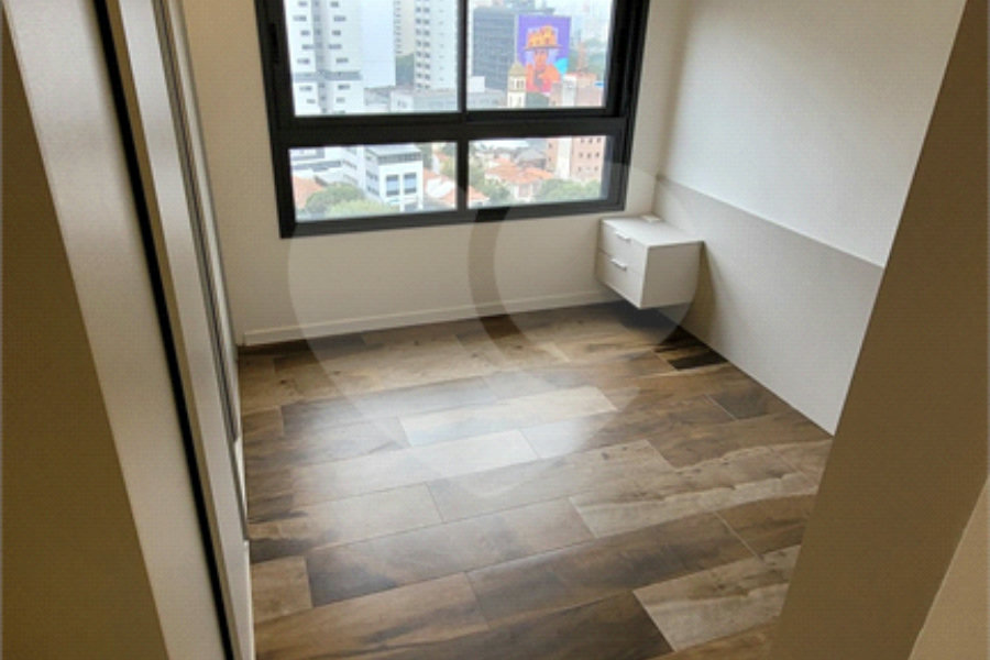 Apartamento de 2 quartos mobiliado à venda no Paraíso