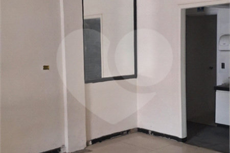 Salão 110m² comercial na Lucas Nogueira Garcez - Atibaia- SP