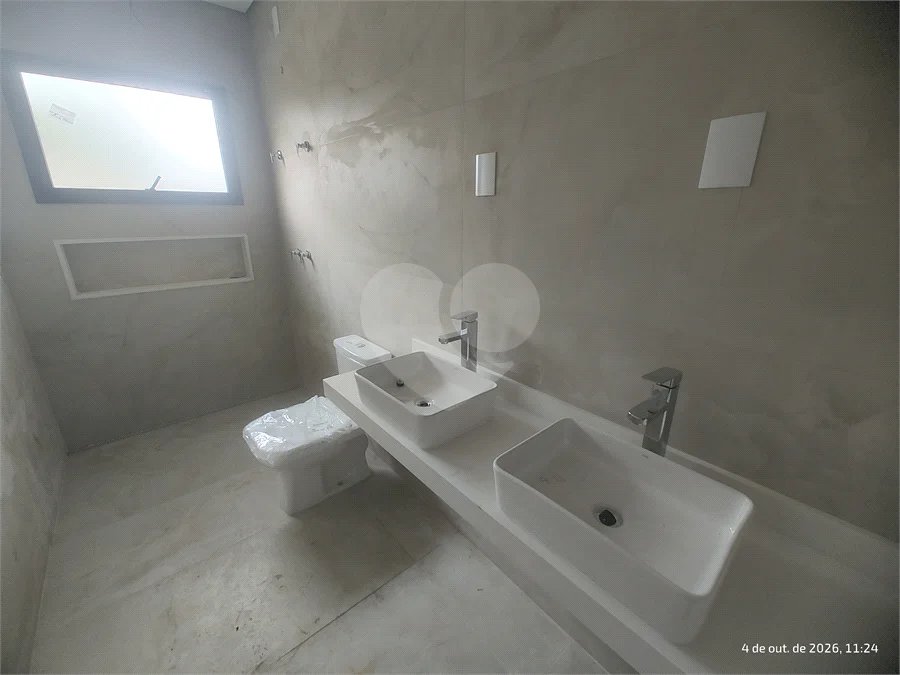 Casa exclusiva em Atibaia de alto padrão com 3 suítes, piscina, espaço gourmet, condomínio fechado, aceita financiamento