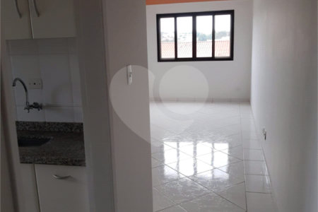 Apartamento no Condomínio Residencial Hadad.