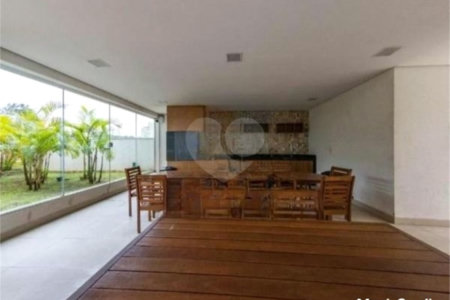 Apartamento com 68m², 2 dormitórios, 1 suíte, 1 vaga, à venda na Vila Ema.