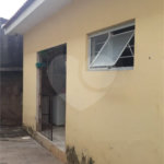Casa térrea com amplo terreno