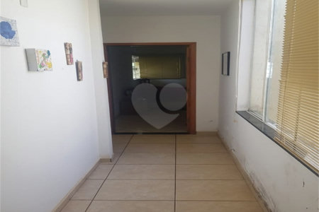 Sobrado à Venda no Parque Fehr – 3 Dormitórios e Área Gourmet em Rua Tranquila
