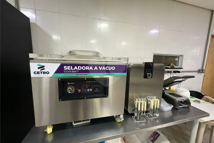 Chácara no Unileste, com espaço para eventos e cozinha industrial, na modalidade porteira fechada,