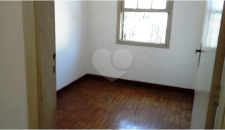 Sobrado à venda com 3 quartos em Saúde, São Paulo, SP