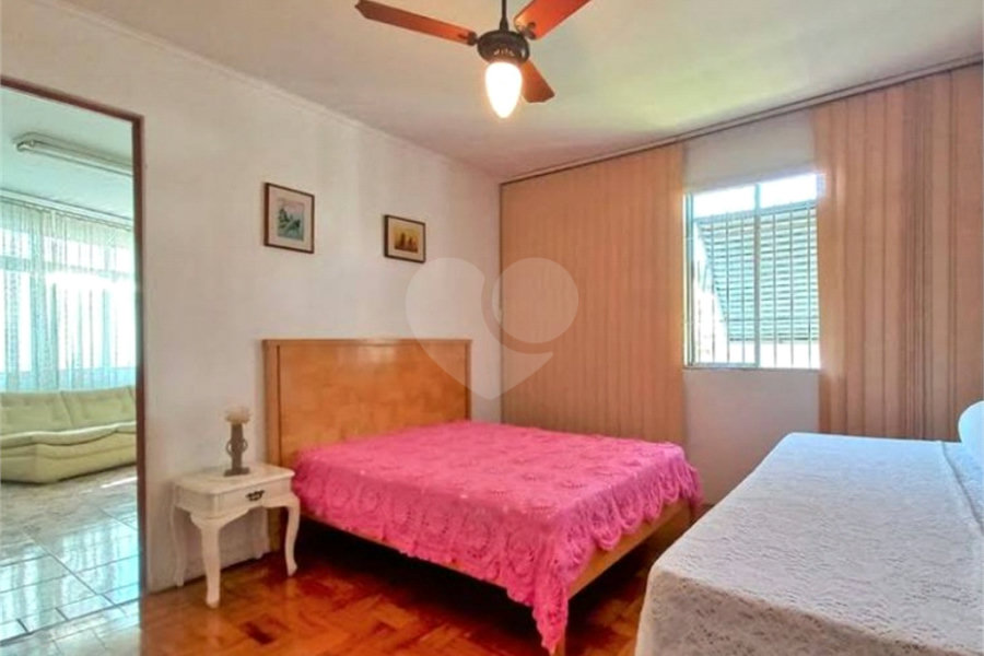 Sobrado à venda 241m² na Vila Mariana 04 dormitórios, 01 suíte e 03 vagas.