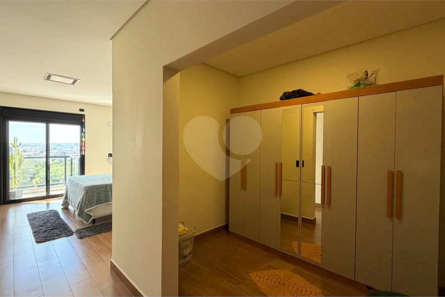 Casa de alto padrão com 3 suítes no Condomínio Damha 2,