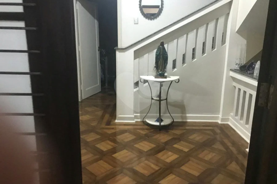 Casa à venda com 5 quartos, sendo 3 suítes, em Alto da Lapa, São Paulo, SP