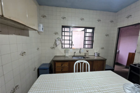 Casa térrea, 2 dormitórios com salão comercial Jd. Nova São Carlos