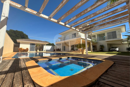 Casa á venda condomínio Damha I