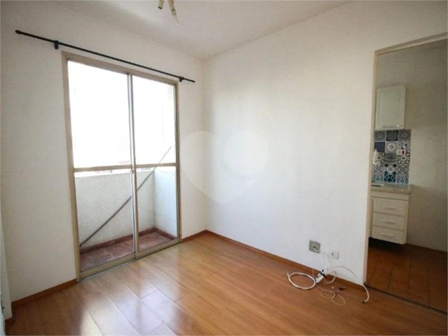 Apartamento em Santana com Sacada e Vaga de Garagem, a 650 m do Metrô