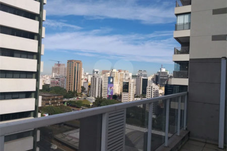 Conjunto comercial duplex à venda na Aclimação. Andar inteiro, puro charme!