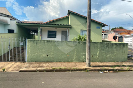 Casa térrea para venda na Vila Faria.