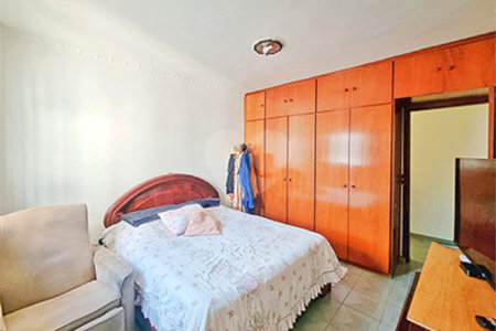 Casa para venda no Bosque da Saúde com 4 quartos e 4 vagas
